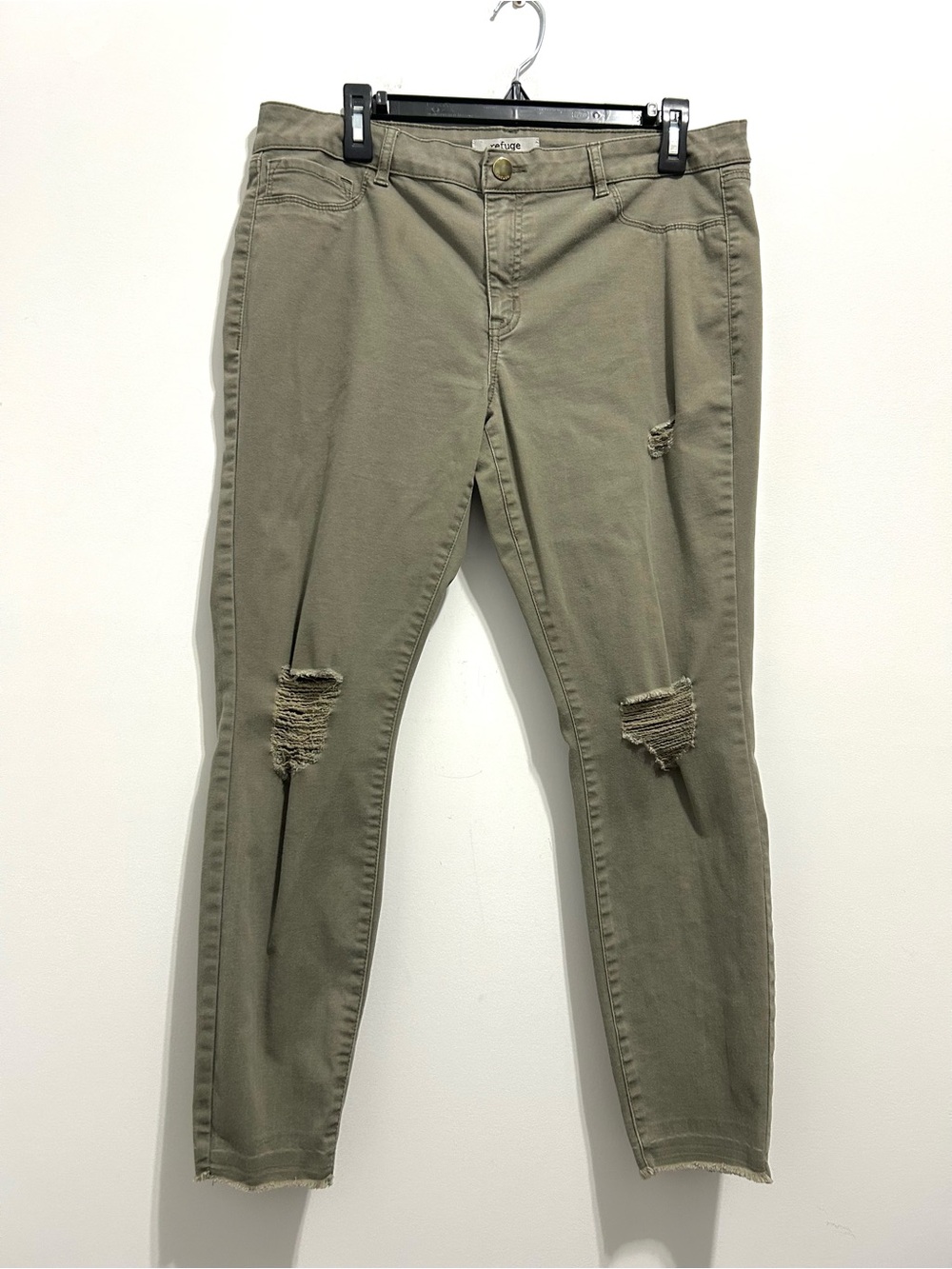 Refuge Women’s Olive Green Distressed Skinny Jeans